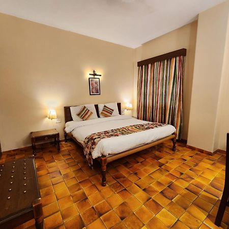 Palace On Ganges - Heritage Hotel Варанаси Екстериор снимка