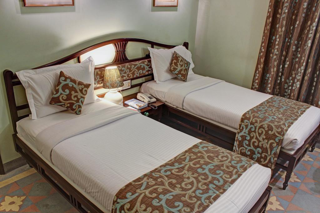 Palace On Ganges - Heritage Hotel Варанаси Стая снимка