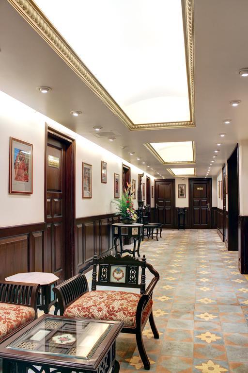 Palace On Ganges - Heritage Hotel Варанаси Екстериор снимка