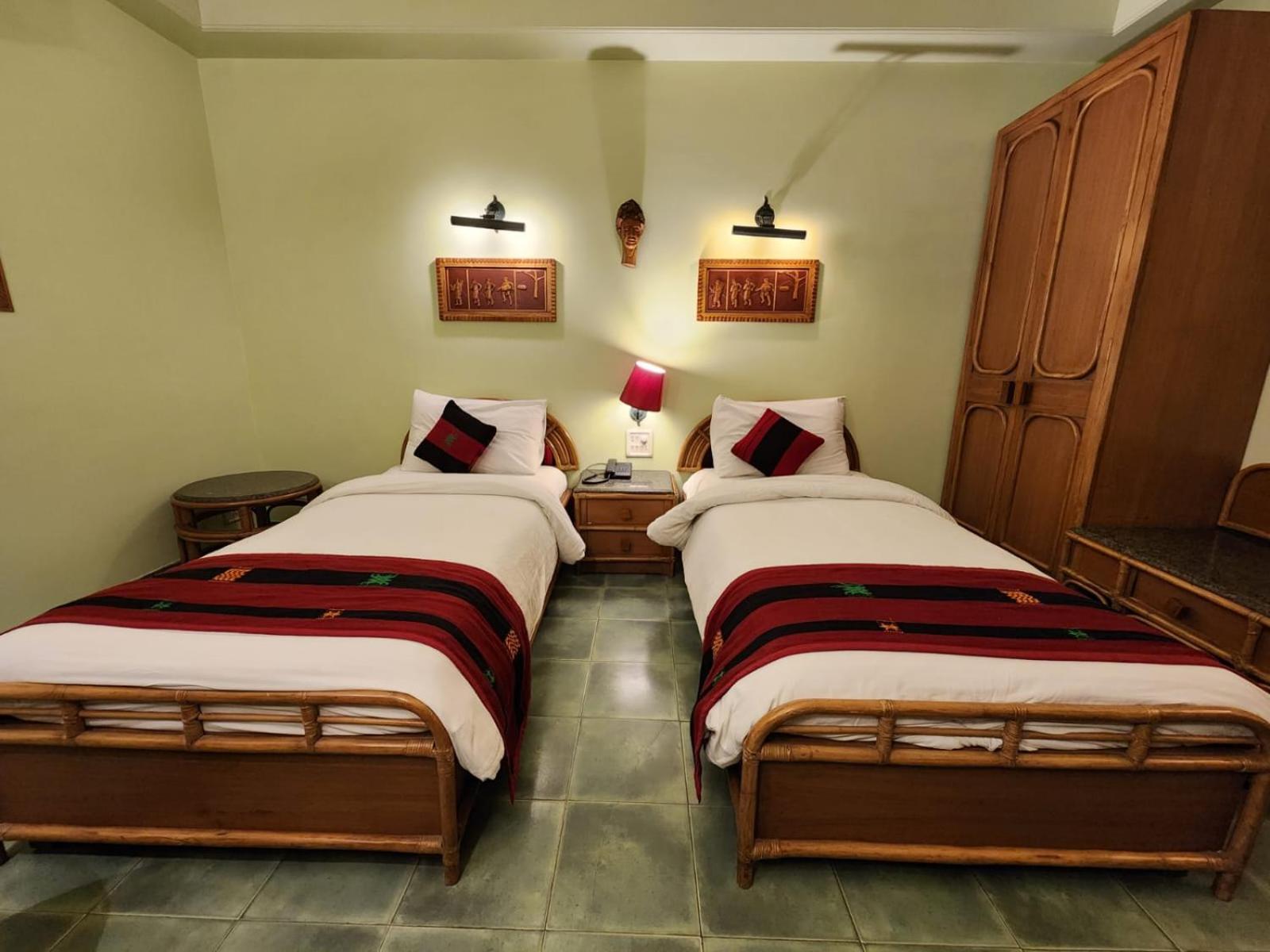 Palace On Ganges - Heritage Hotel Варанаси Екстериор снимка