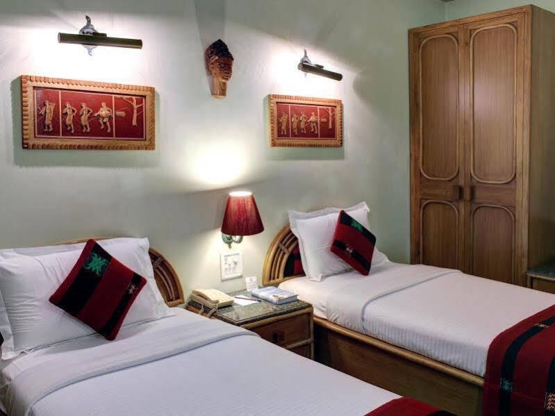 Palace On Ganges - Heritage Hotel Варанаси Екстериор снимка